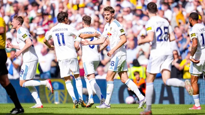 Hàng loạt khó khăn của Leeds United