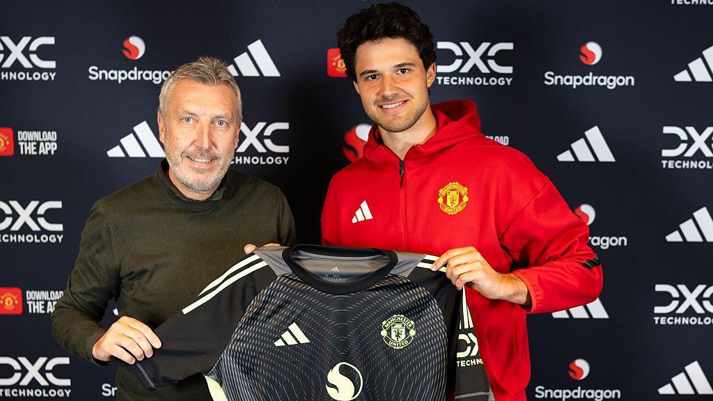 Liverpool dẫn đầu làn sóng chi tiêu của EPL