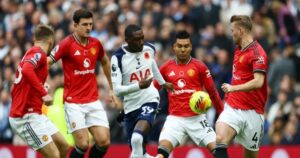 De Ligt tỏa sáng giúp MU cầm hòa Tottenham