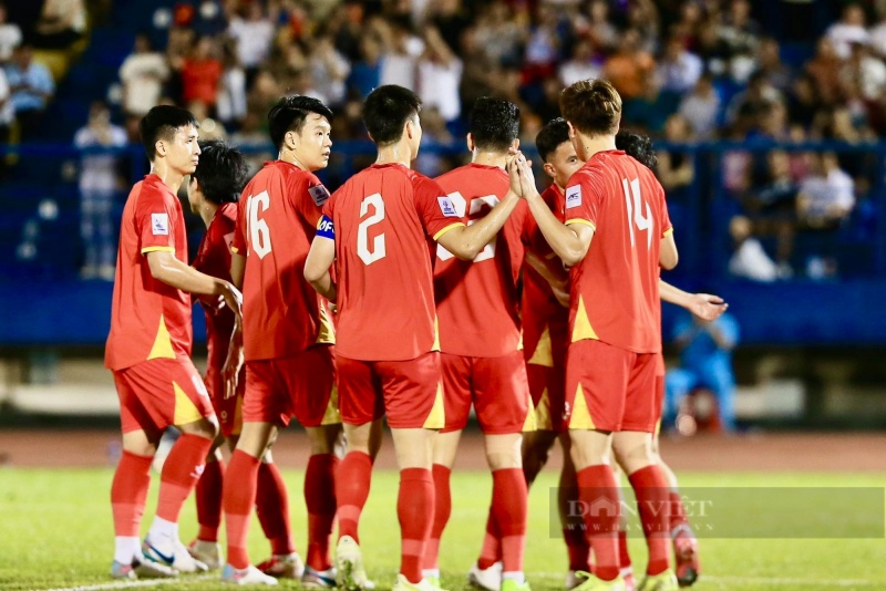 ĐT Việt Nam nhọc nhằn thắng ĐT Lào 2-0 