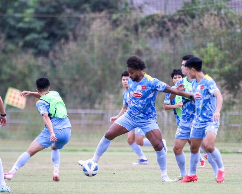 HLV Kim Sang Sik kỳ vọng Xuân Son ghi bàn trong trận gặp Lào